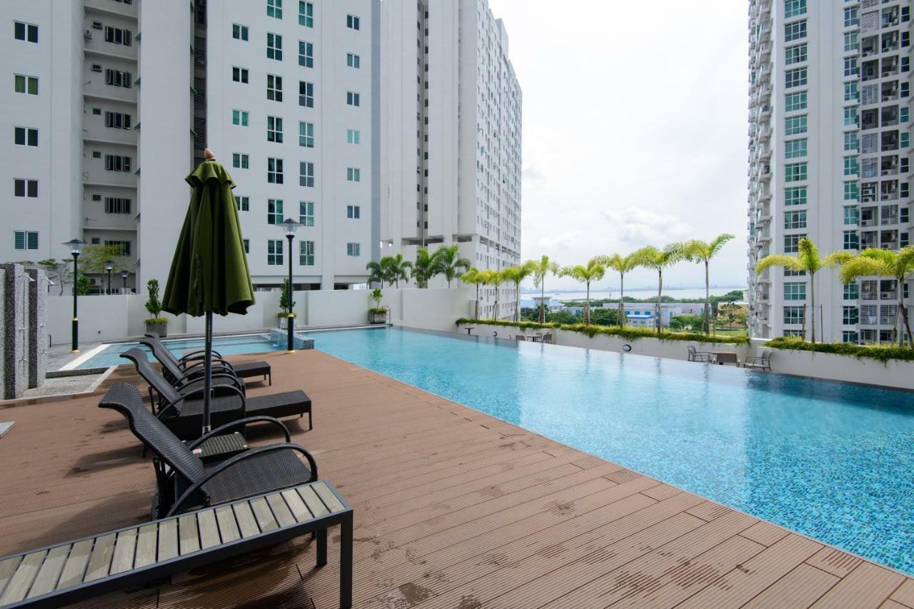 Straits Garden Suites, Georgetown Exterior photo