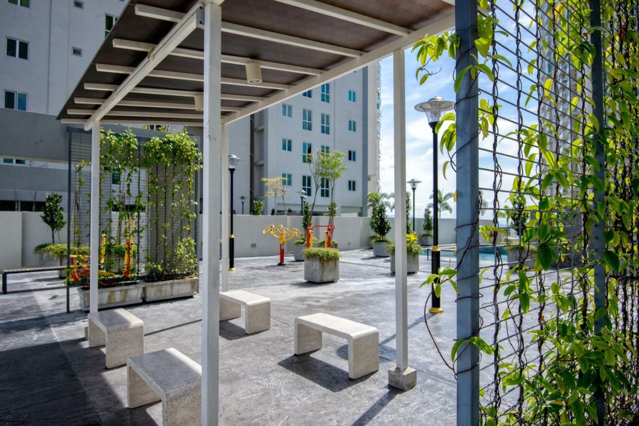 Straits Garden Suites, Georgetown Exterior photo